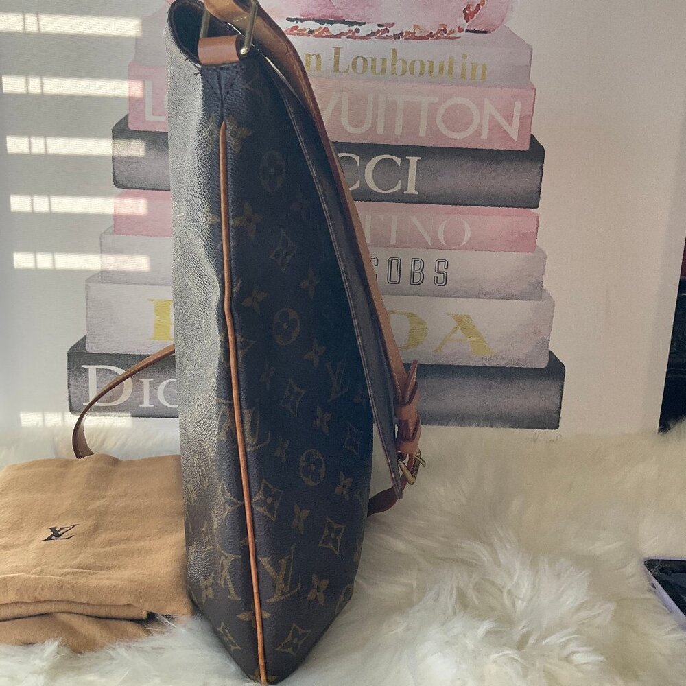 Authentic Louis Vuitton Louis Monogram Canvas Musette Salsa GM Bag - Picture 3 of 13